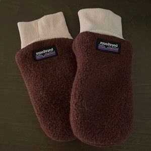 Patagonia Baby mittens 6-12 months